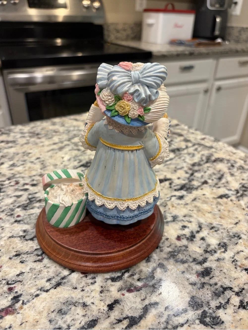 Department 56 Upstairs Downstairs Bears Henrietta Bosworth Figurine